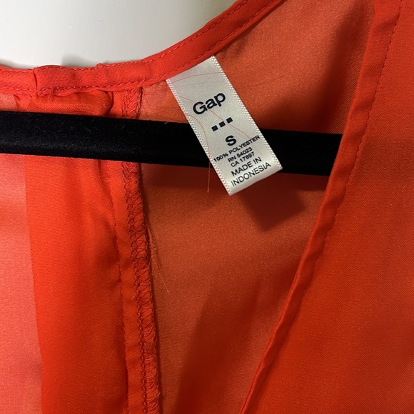 GAP SLEEVELESS TOP - Picture 3 of 3